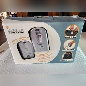 LUGGAGE LOCATOR UP TO 60' AWAY BEEPS & FLASHES NEW IN BOX.